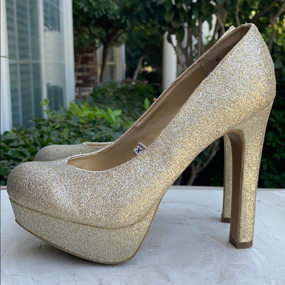 NWT WOMENS Target Mossimo Giannulli glittery pumps Size 6.5✨👠🥿👡👢👞👟🥾💖❇️✨